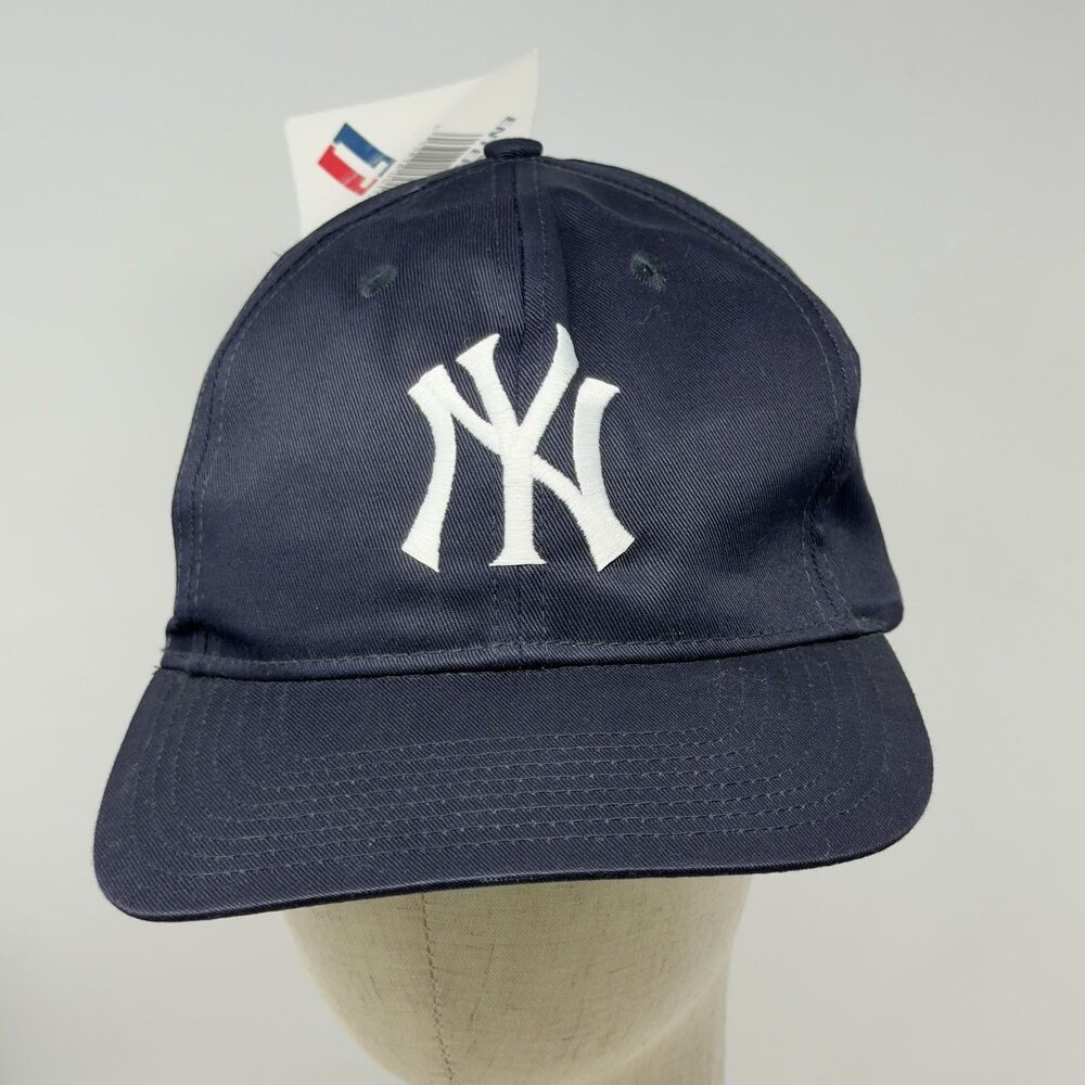 VINTAGE NWT New York Yankees Twins Enterprise Snapback Hat Green Underbrim MLB